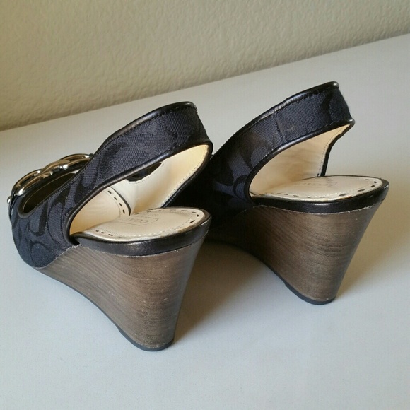 CoAch wEdGe saNdaLs - Picture 3 of 6